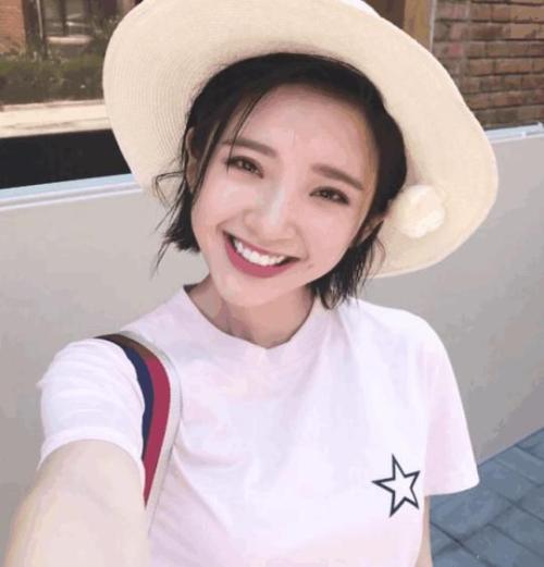 开朗，我笑，我_250字