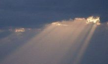 满目阴霾乡何处--晴天_1000字