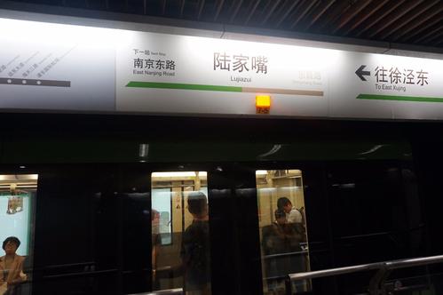 看起来水不兼容，但坐在篝火，喝水，他们存在于同时，你可以感受到火的温暖，你可以感受到水的凉爽，但对于人来说，它会有成功的订单。例如，当你只是喝水时，即使火是温暖的，也会集中在水中。