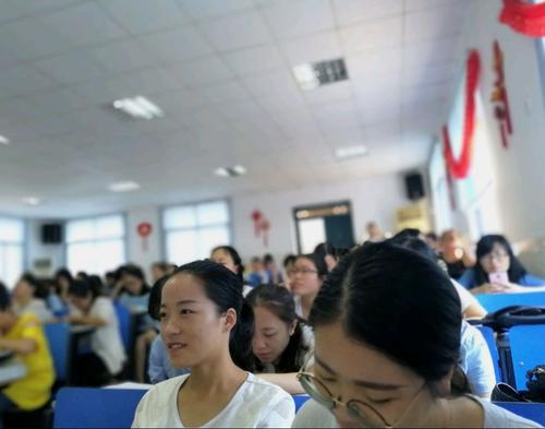 玉不尴尬，方形beaccler _800字