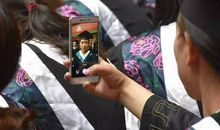 同过去道一声“珍重，再见”_400字