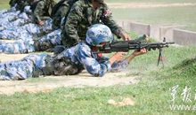 沐 浴 军 训_900字