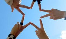 朋友，该如何？_900字